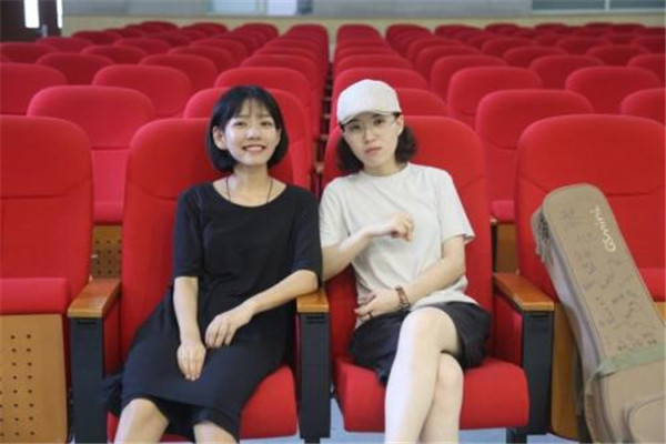 房東的貓王心怡是誰(shuí) 王心怡個(gè)人簡(jiǎn)歷和微博,王心怡吳佩玲是情侶關(guān)系嗎