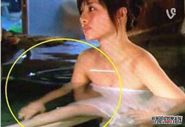 日本十大真實(shí)靈異事件,女星拍攝溫泉里多出了一只手