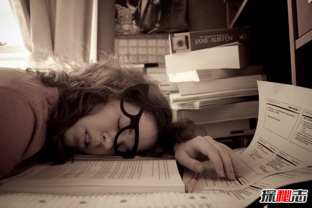 鬼壓床是睡眠癱瘓?科學(xué)解釋恐怖的睡眠癱瘓