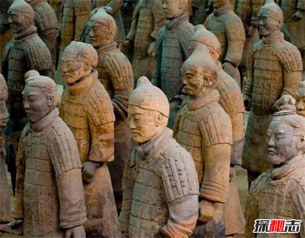 駭人!秦始皇兵馬俑不帶頭盔的真相,為了加官進爵
