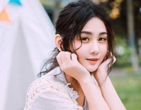 額頭大適合什么劉海?